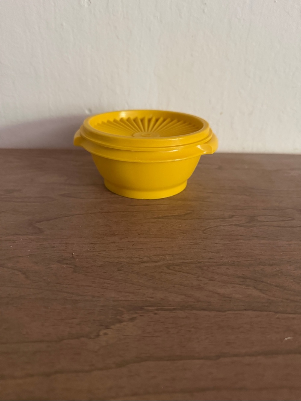 Vintage Tupperware Servalier Bowl Harvest Yellow 1323-16 w/Lid USA